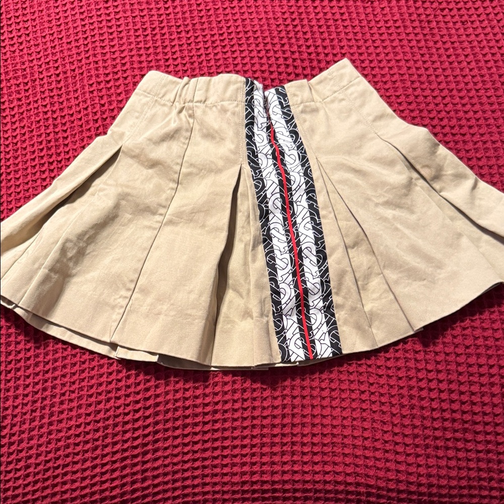 Burberry Beige Pleated Skirt with Black and White Accent